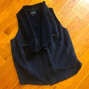 Takara girls XL Black Open Front Vest